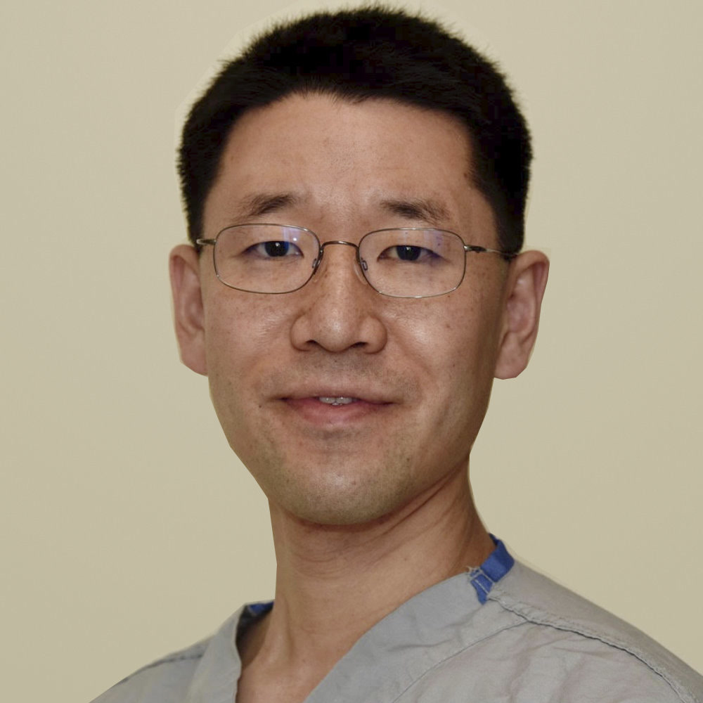 Dr. Justin Kim headshot