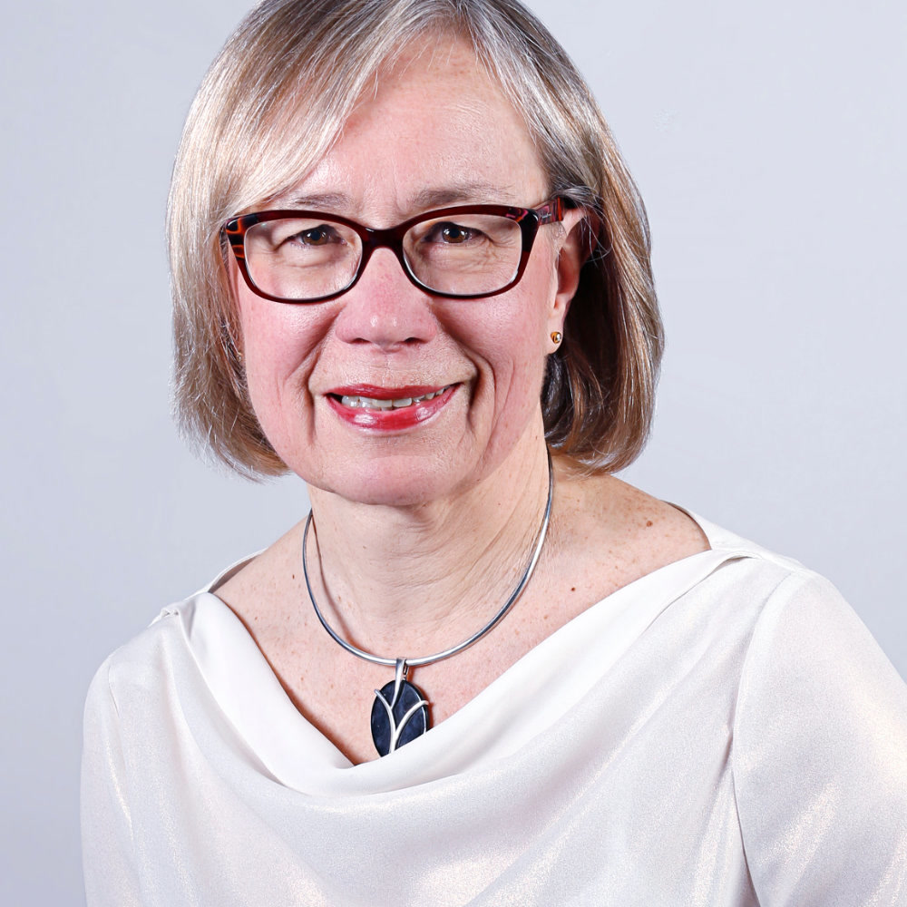 Dr. Leili Pede headshot
