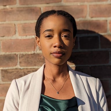 Dr. Zikra Awosanmi headshot